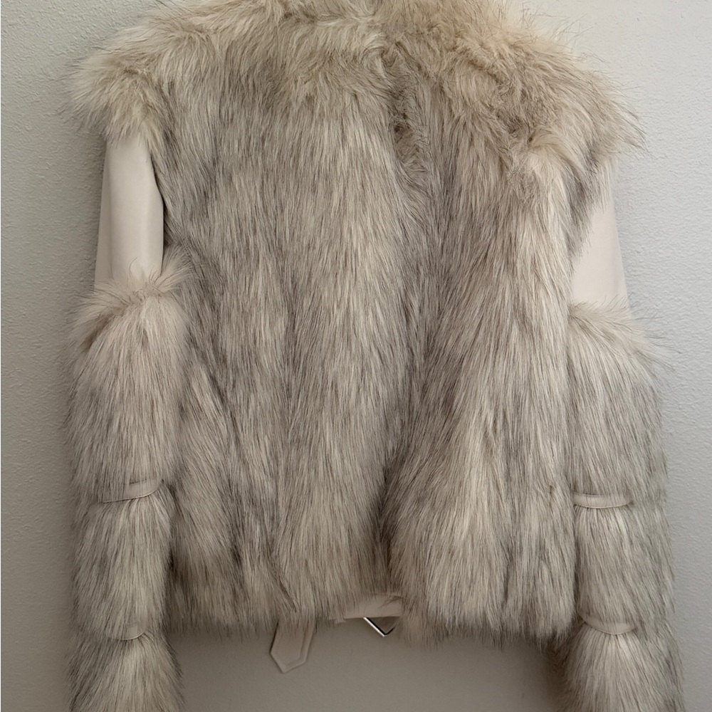 Missguided Cream and Tan Teddy Jacket with Plush Texture Runs big - Picture 3 of 3